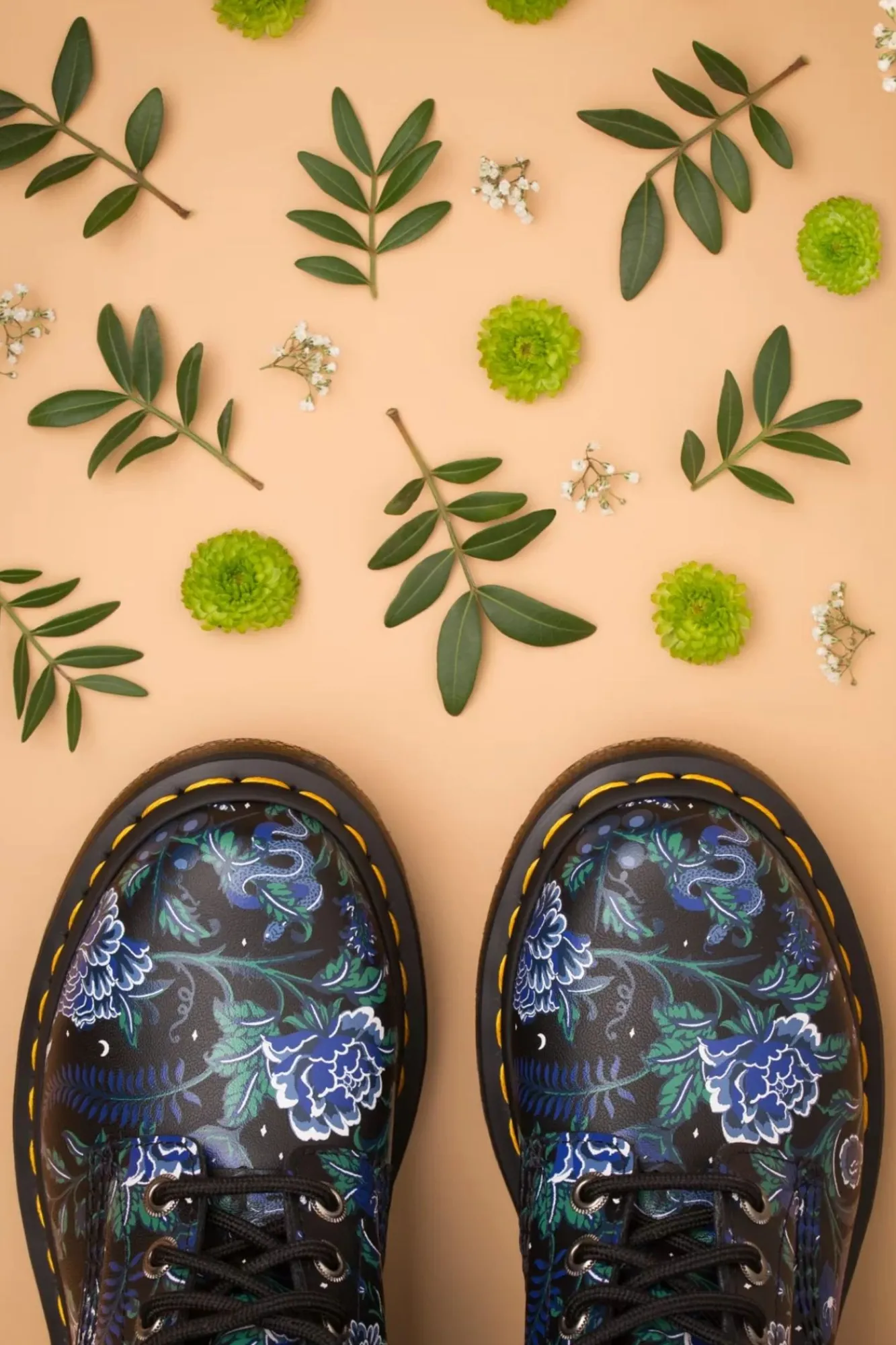 Outlet 1460 Pascal Backhand Mystic Garden Bloemenlaarzen In Zwart Vrouwen Booties & Laarzen