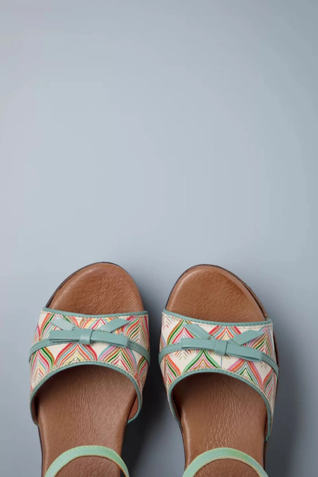 Bora Flower Platform Sandals In Ijsblauw Vrouwen Sandalen