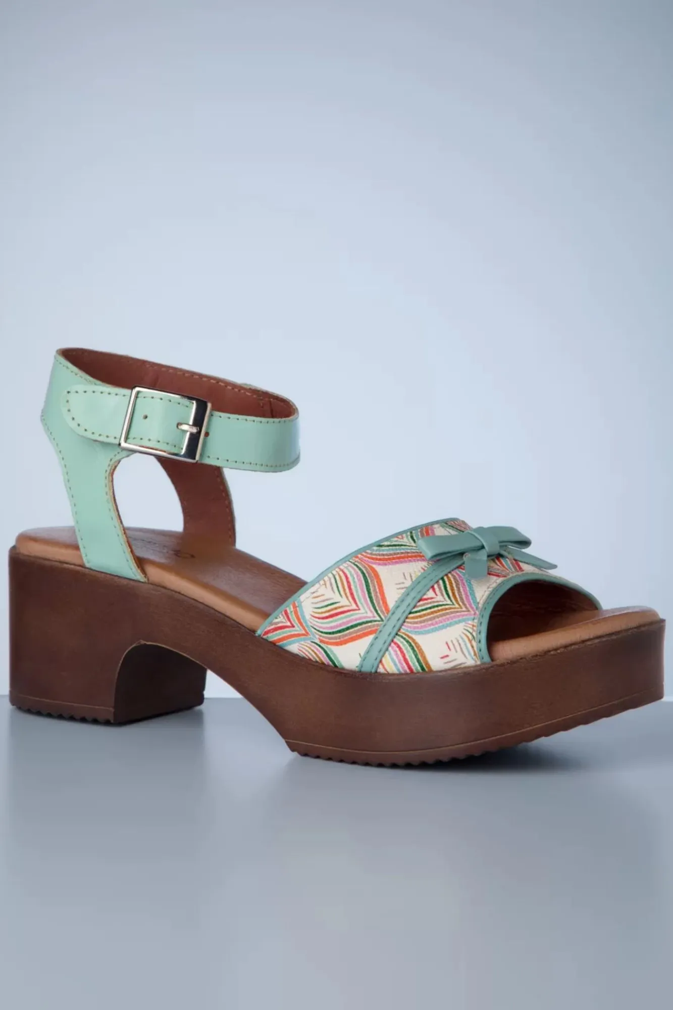 Bora Flower Platform Sandals In Ijsblauw Vrouwen Sandalen