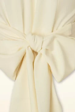 Outlet Darla Wikkelblouse Met Korte Mouwen In Antiek Wit Vrouwen Blouses