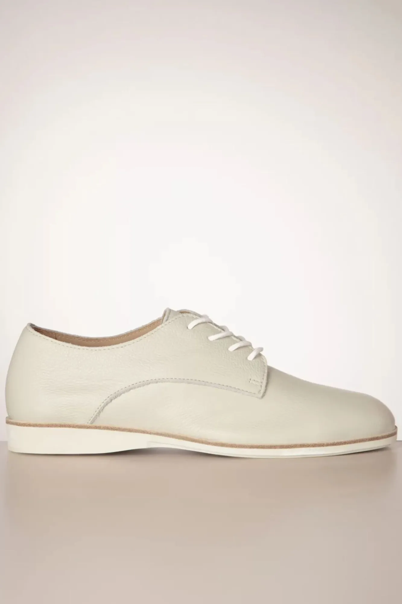Derby Super Soft Schoenen In Ecru Vrouwen Veterschoenen