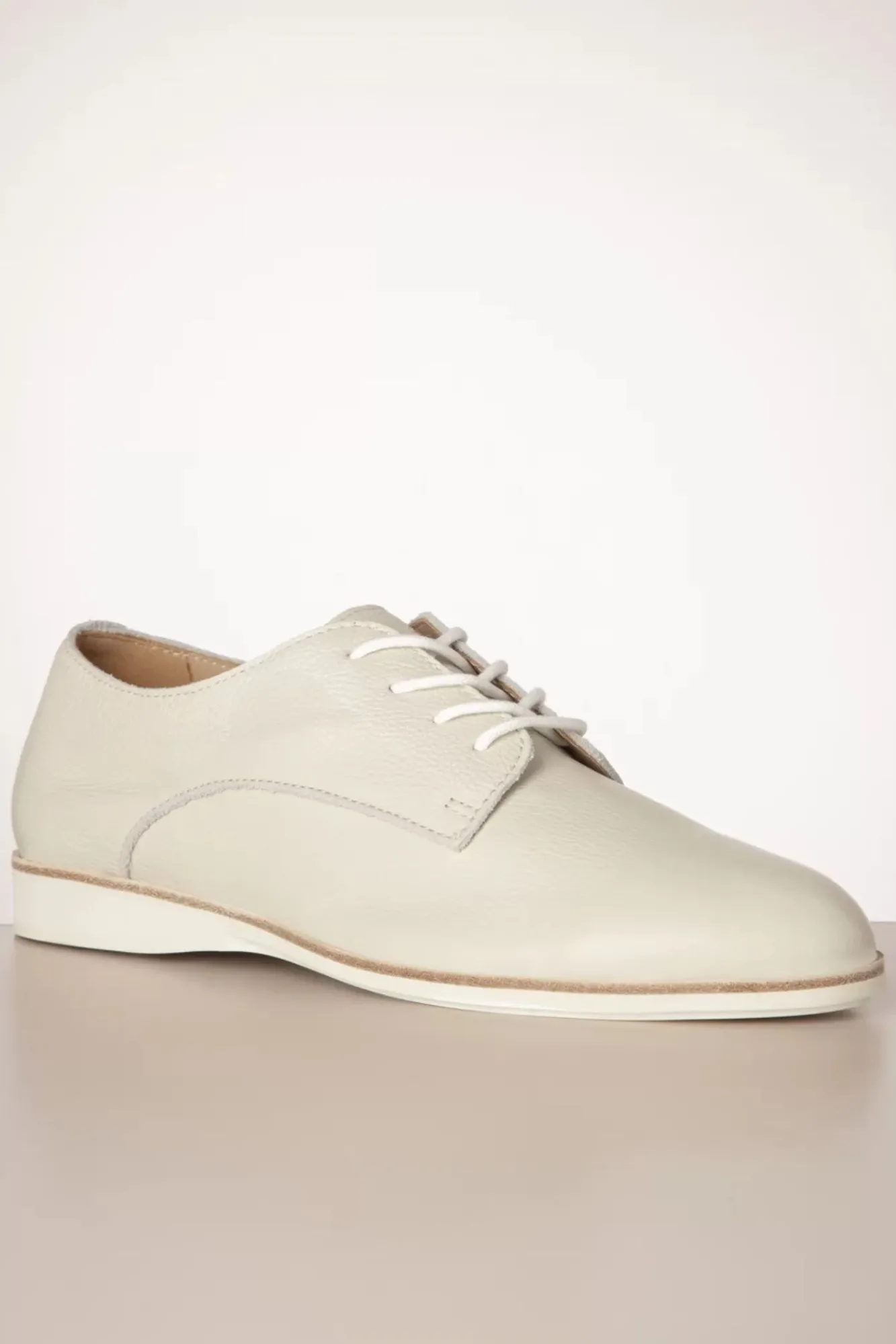 Derby Super Soft Schoenen In Ecru Vrouwen Veterschoenen
