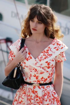 Sale Greta Swing Jurk In Wit Met Rode Rozen Print Vrouwen Plus Size Jurken