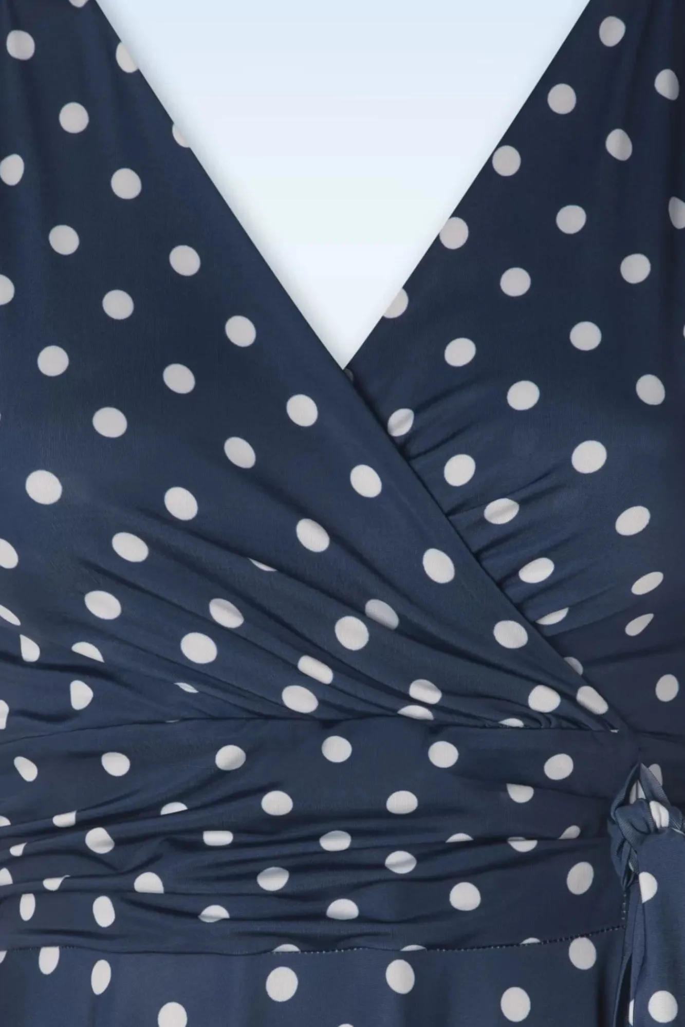 Outlet Irene Polkadot Cross Over Swing Jurk In Marineblauw Vrouwen Swing Jurken