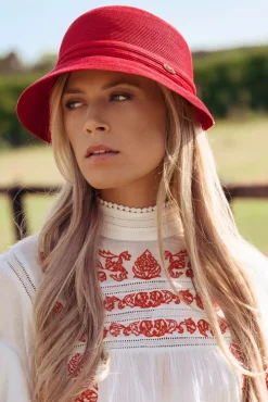 Online Julia Straw Cloche Hoed In Rood Vrouwen Hoeden & Fascinators