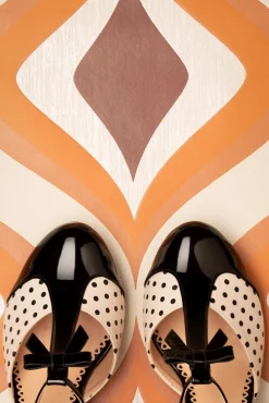 Best Kelly Lee T-Strap Pumps In Zwart En Blush Vrouwen Pumps