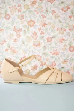 Discount Montpellier Flats Met T-Strapjes In Creme Vrouwen Ballerina's