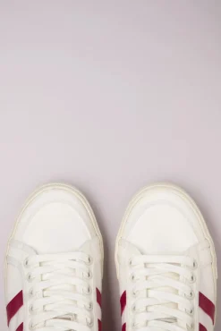 Best Stratus Tennis Sneakers In Gebroken Wit En Bessenbrood Vrouwen Sneakers