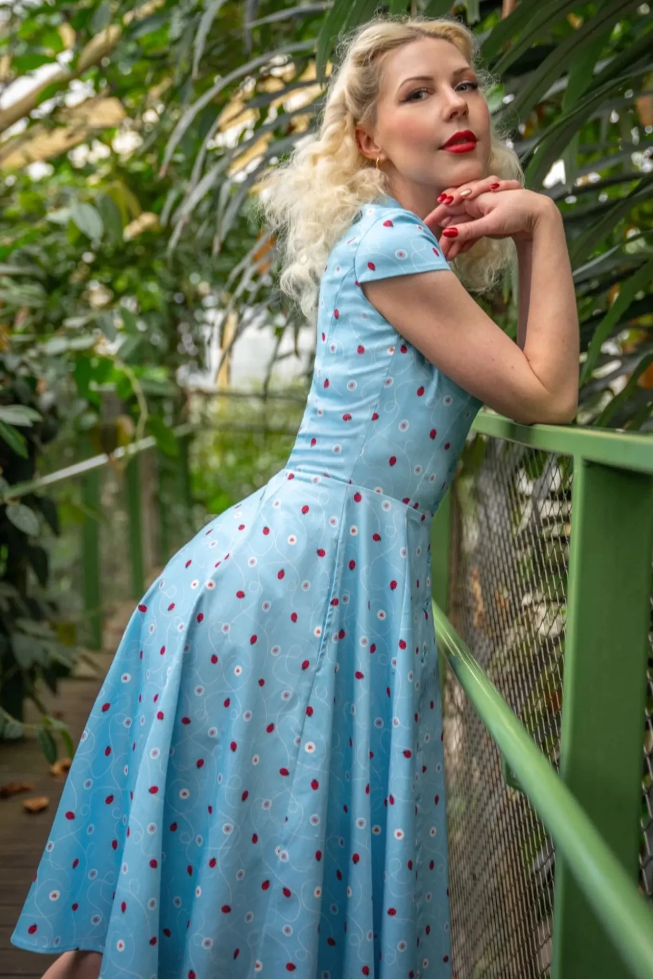 Discount Topvintage Exclusive ~ Angie Swing Jurk In Licht Blauw Met Lieveheersbeestjes Print Vrouwen Swing Jurken